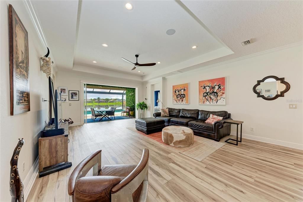 For Sale: $780,000 (5 beds, 4 baths, 3100 Square Feet)
