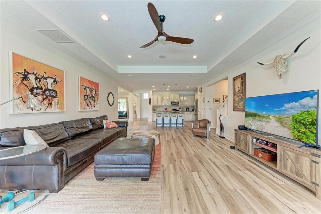 For Sale: $780,000 (5 beds, 4 baths, 3100 Square Feet)