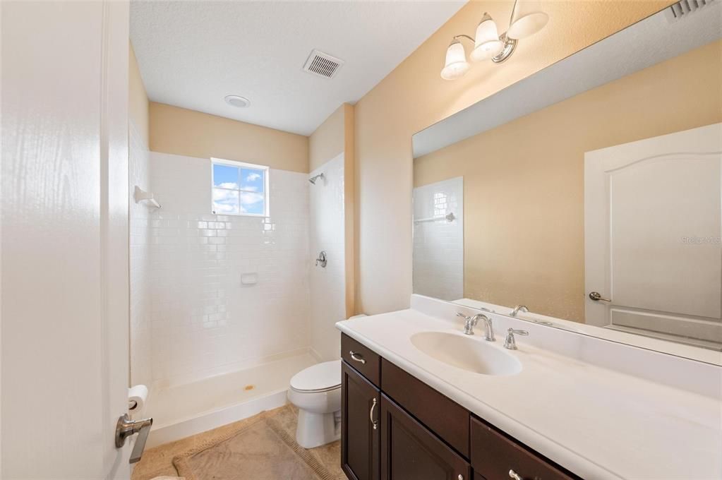 For Sale: $780,000 (5 beds, 4 baths, 3100 Square Feet)