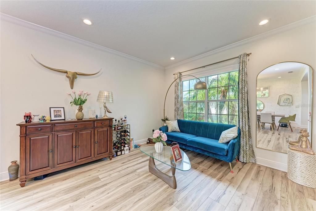 For Sale: $780,000 (5 beds, 4 baths, 3100 Square Feet)