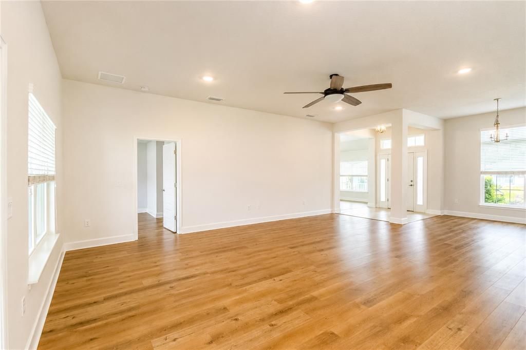 For Sale: $385,000 (4 beds, 3 baths, 2283 Square Feet)