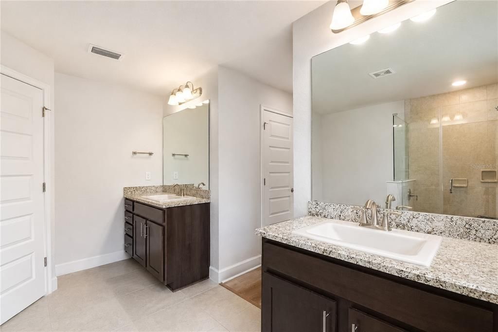 For Sale: $385,000 (4 beds, 3 baths, 2283 Square Feet)