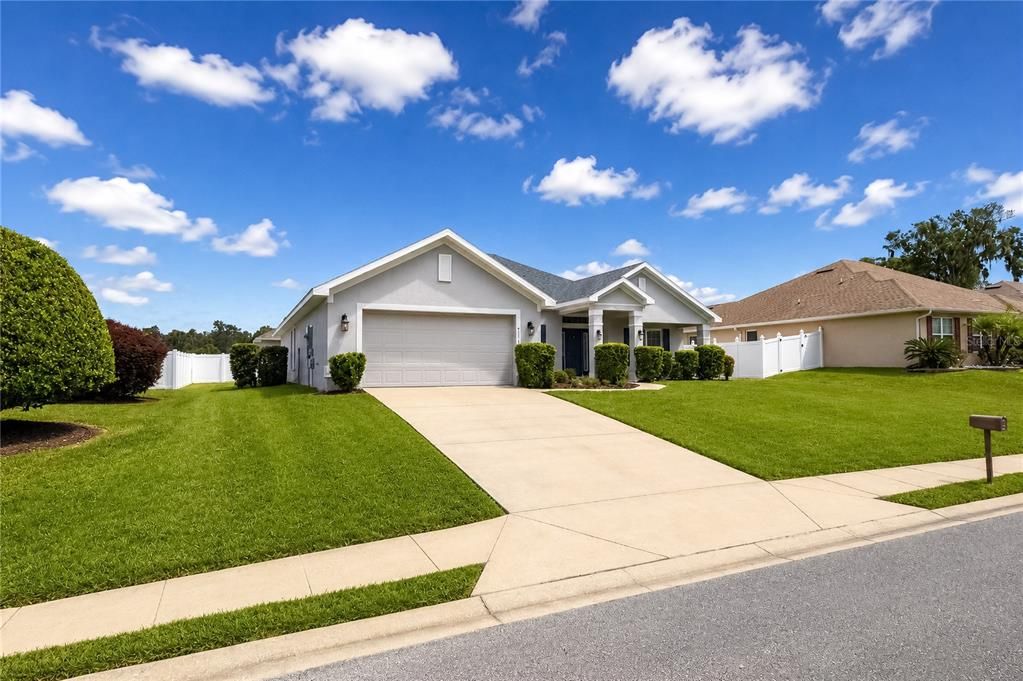 For Sale: $385,000 (4 beds, 3 baths, 2283 Square Feet)