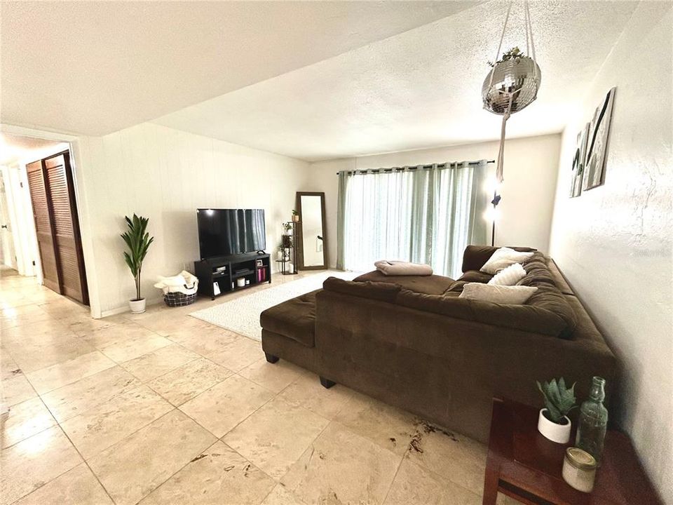 For Sale: $159,000 (3 beds, 2 baths, 1242 Square Feet)