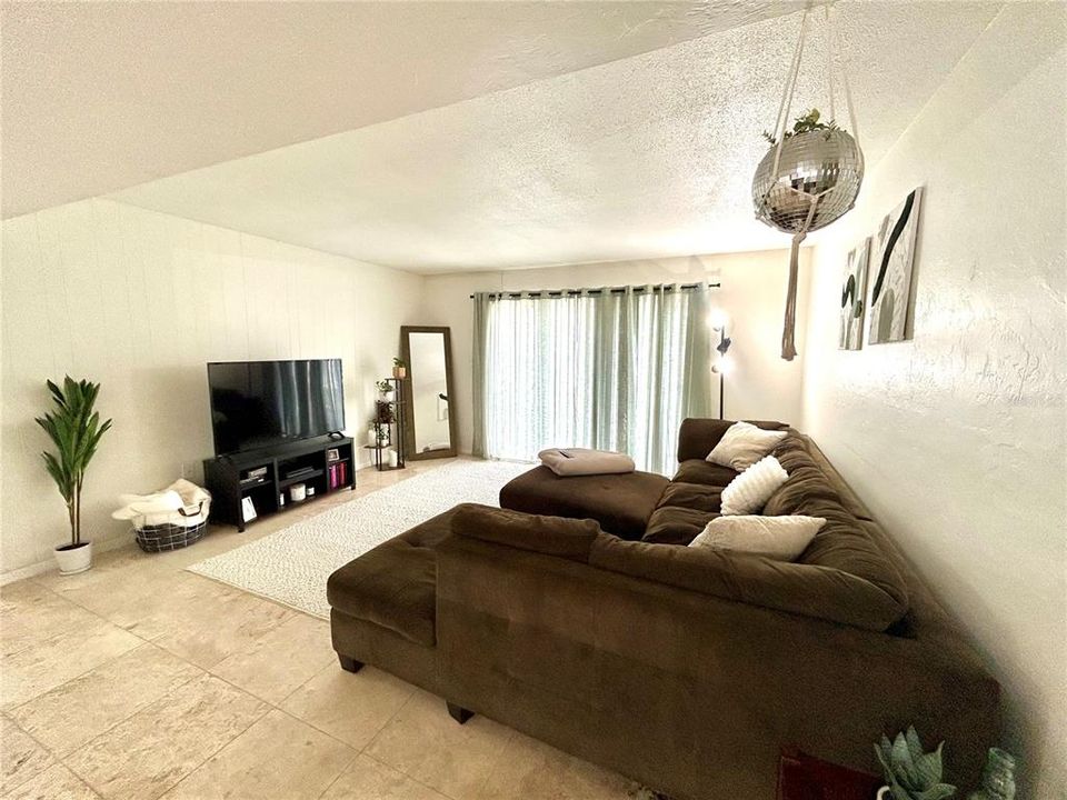 For Sale: $159,000 (3 beds, 2 baths, 1242 Square Feet)