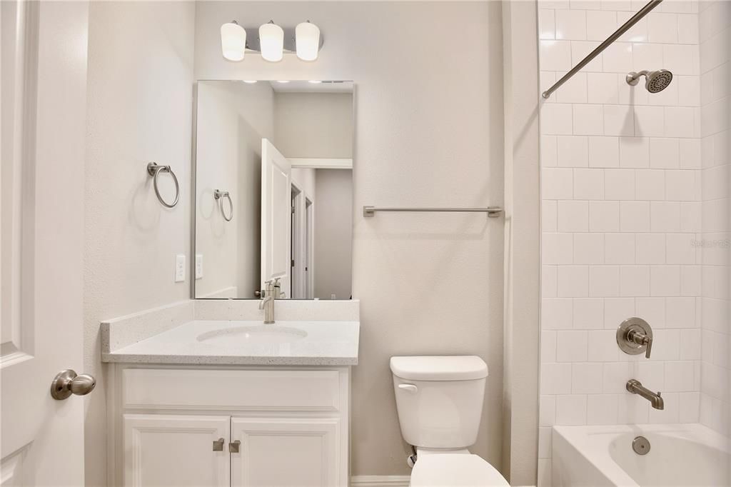 For Rent: $2,380 (3 beds, 3 baths, 1855 Square Feet)