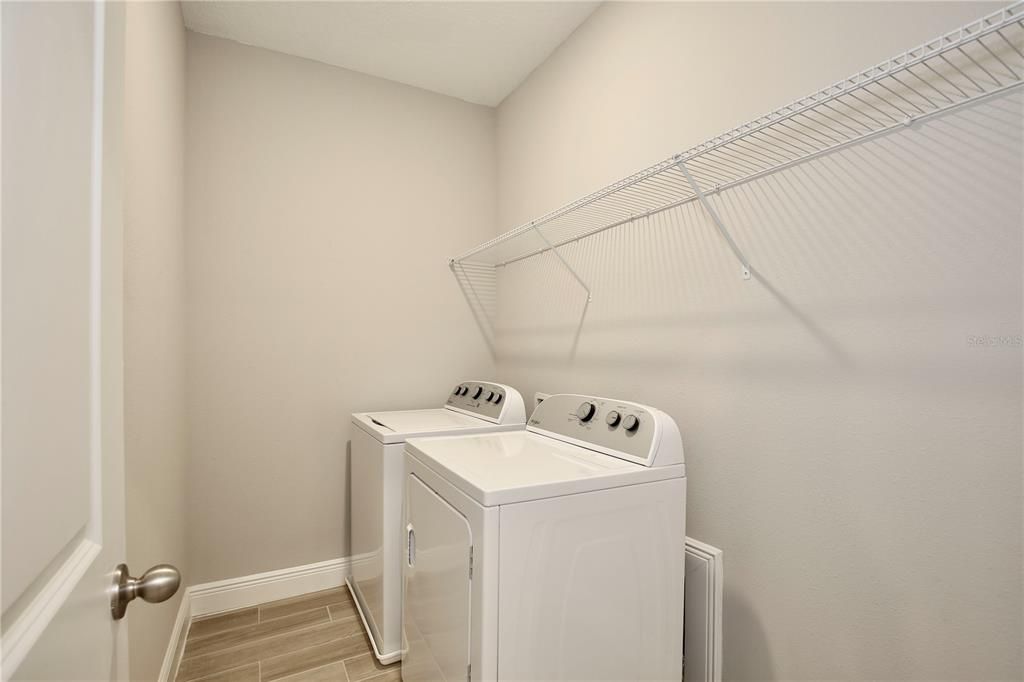 For Rent: $2,380 (3 beds, 3 baths, 1855 Square Feet)