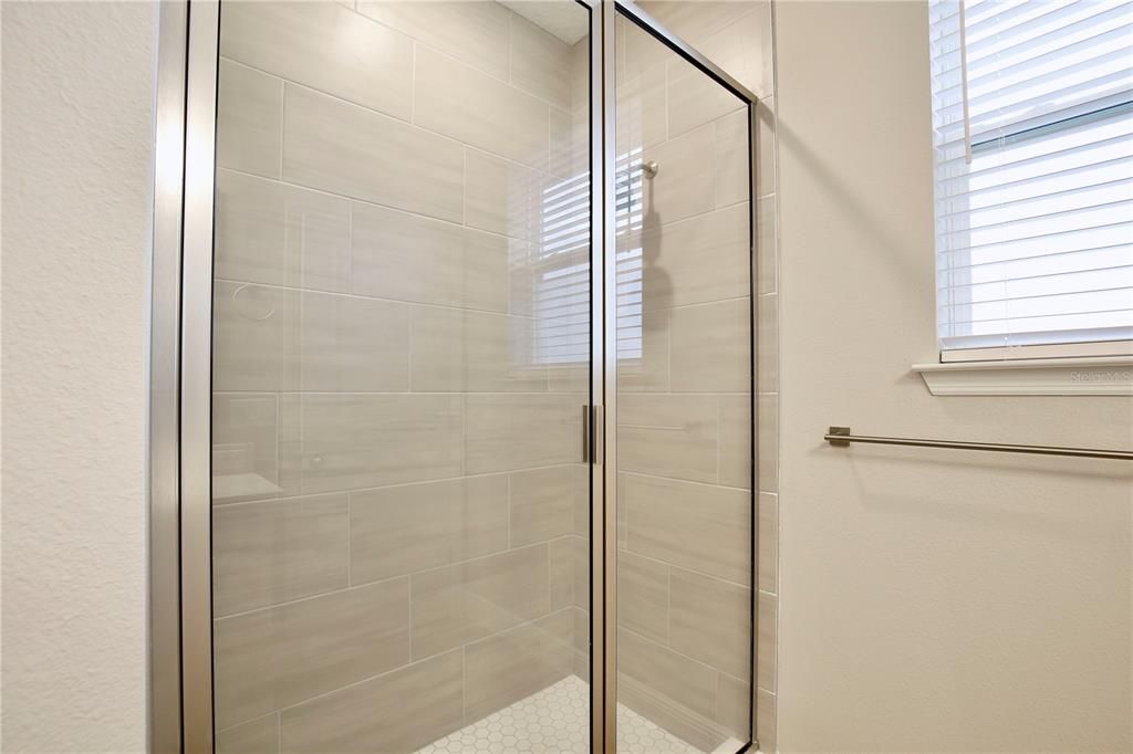 For Rent: $2,380 (3 beds, 3 baths, 1855 Square Feet)