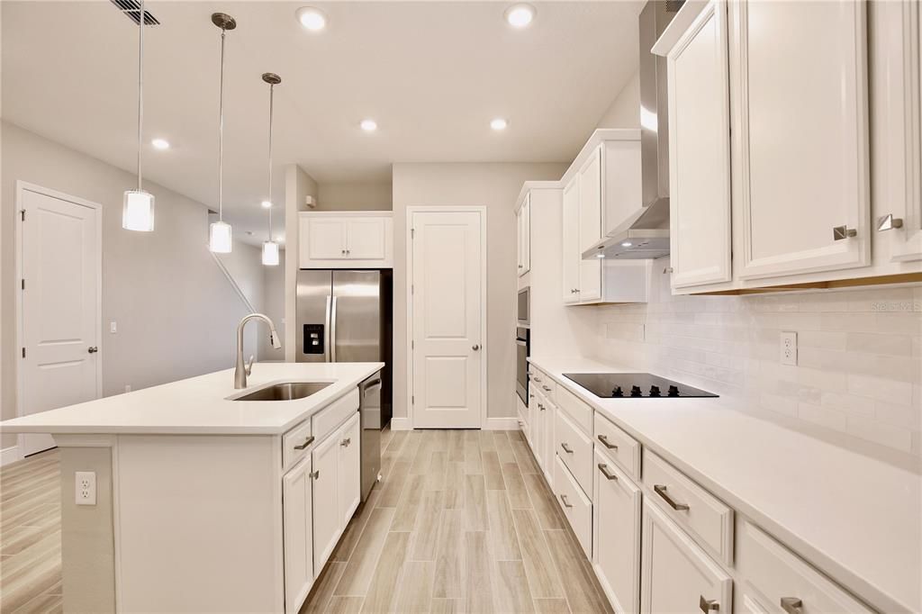 For Rent: $2,380 (3 beds, 3 baths, 1855 Square Feet)