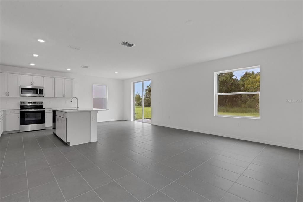 For Sale: $389,999 (3 beds, 2 baths, 2134 Square Feet)