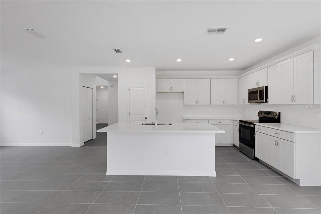 For Sale: $389,999 (3 beds, 2 baths, 2134 Square Feet)