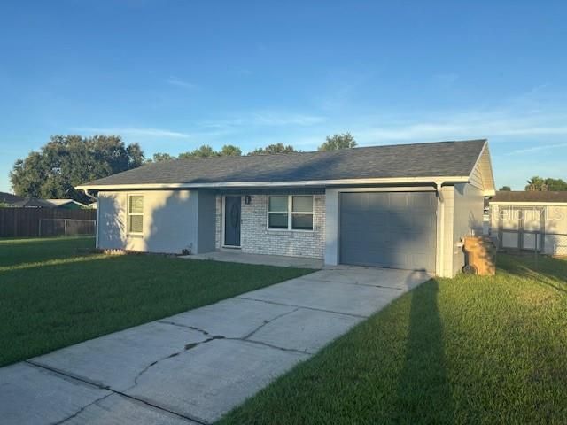 For Sale: $220,000 (2 beds, 1 baths, 870 Square Feet)