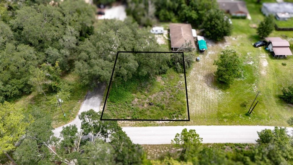 На продажу: $22,000 (0.17 acres)