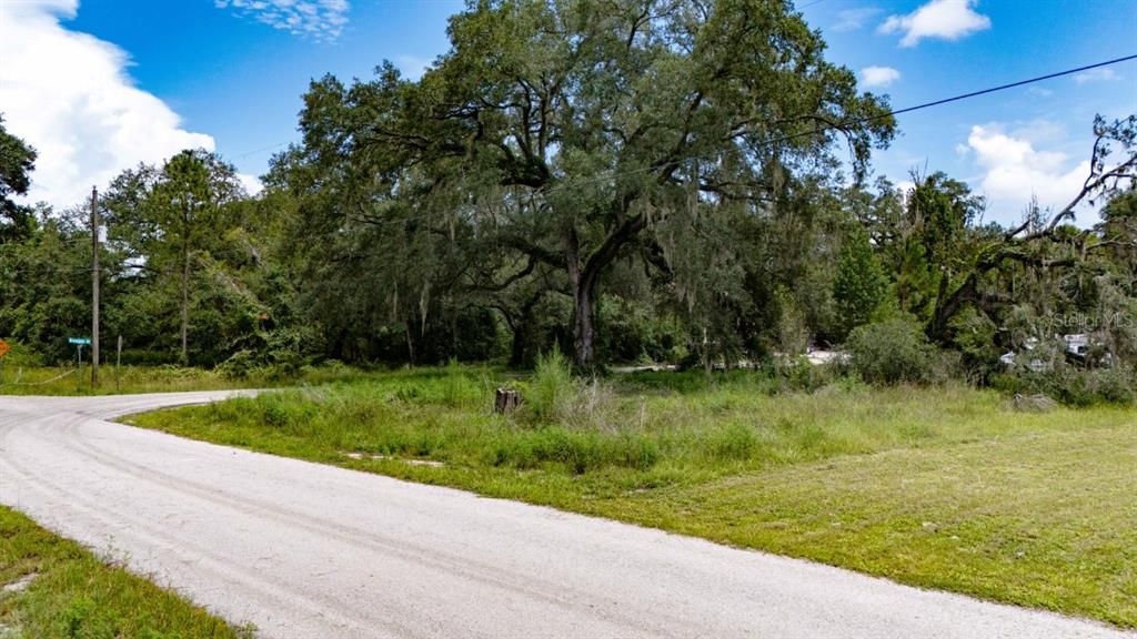 На продажу: $22,000 (0.17 acres)