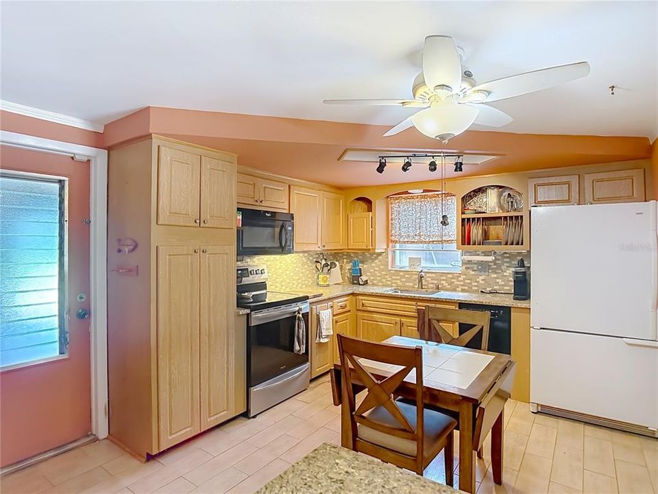 En Venta: $370,000 (3 camas, 2 baños, 1480 Pies cuadrados)