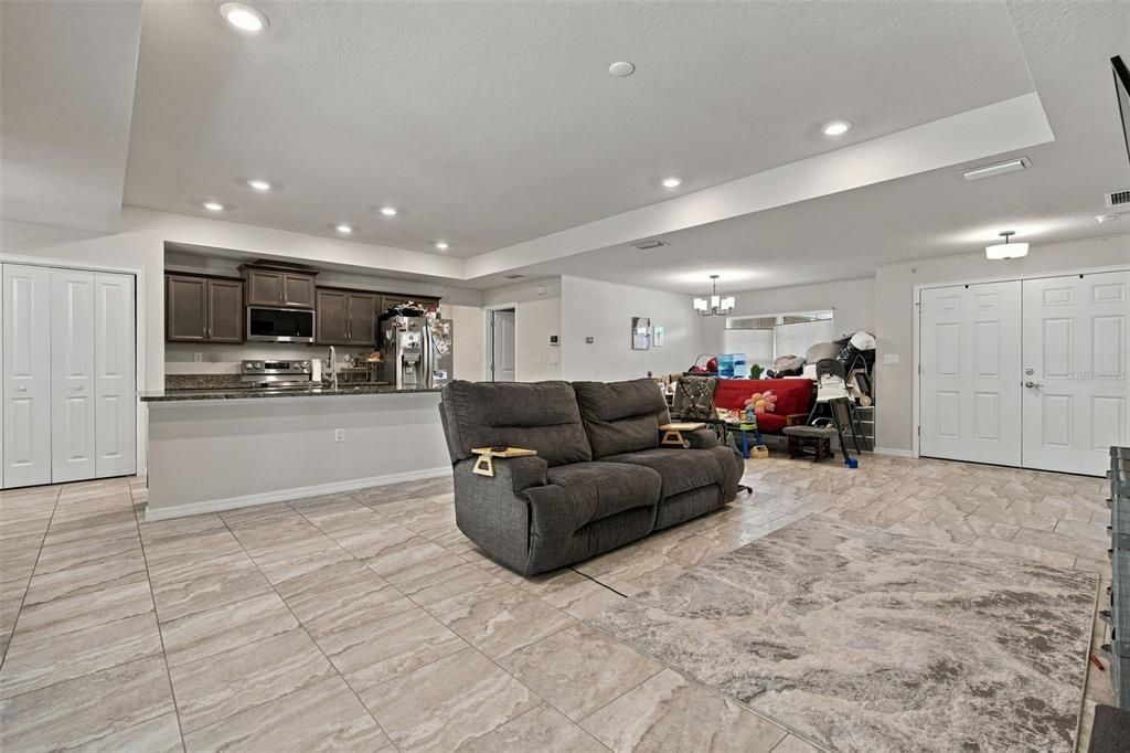 For Sale: $449,900 (5 beds, 4 baths, 2414 Square Feet)