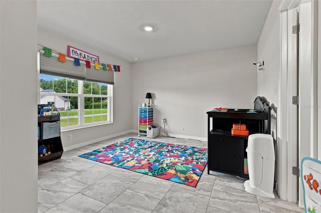 For Sale: $449,900 (5 beds, 4 baths, 2414 Square Feet)