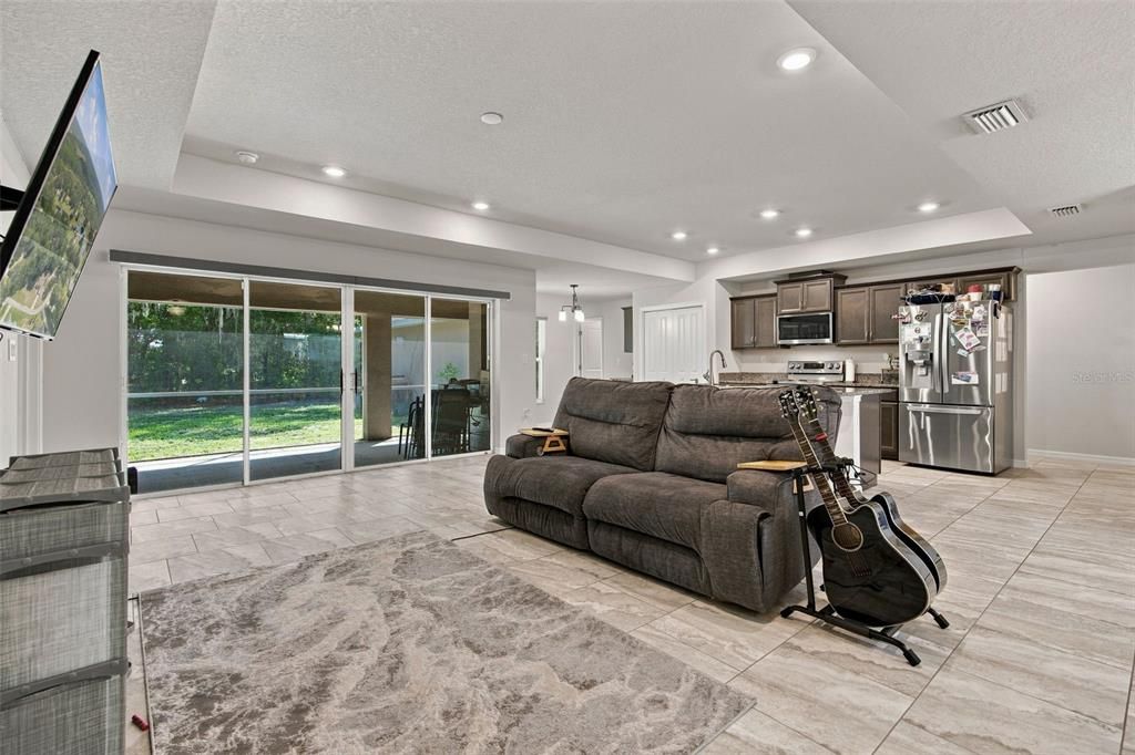 For Sale: $449,900 (5 beds, 4 baths, 2414 Square Feet)
