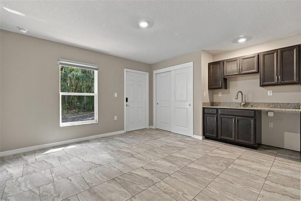For Sale: $449,900 (5 beds, 4 baths, 2414 Square Feet)