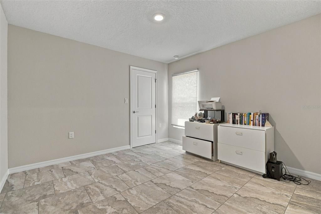 For Sale: $449,900 (5 beds, 4 baths, 2414 Square Feet)