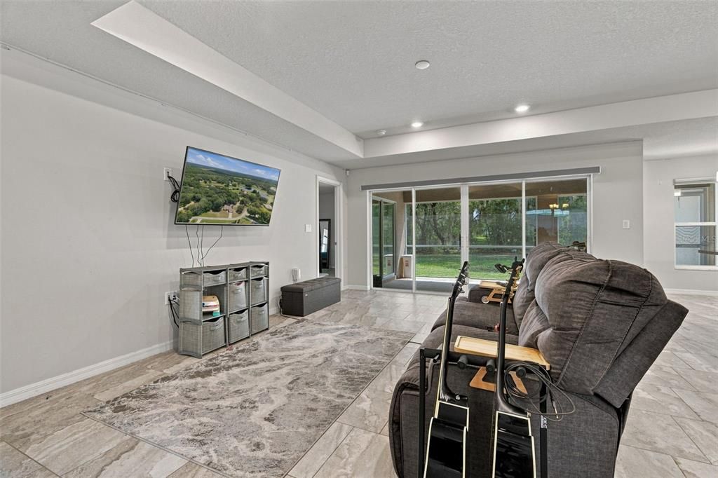 For Sale: $449,900 (5 beds, 4 baths, 2414 Square Feet)