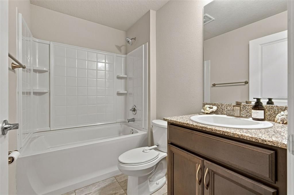 For Sale: $449,900 (5 beds, 4 baths, 2414 Square Feet)