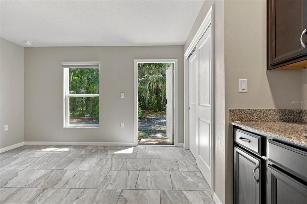 For Sale: $449,900 (5 beds, 4 baths, 2414 Square Feet)