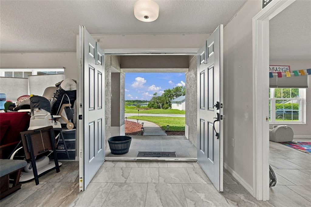 For Sale: $449,900 (5 beds, 4 baths, 2414 Square Feet)