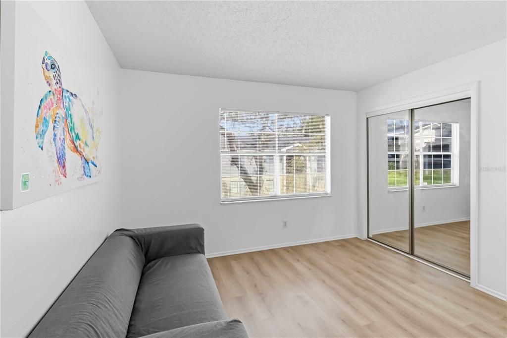 For Sale: $145,000 (2 beds, 2 baths, 984 Square Feet)