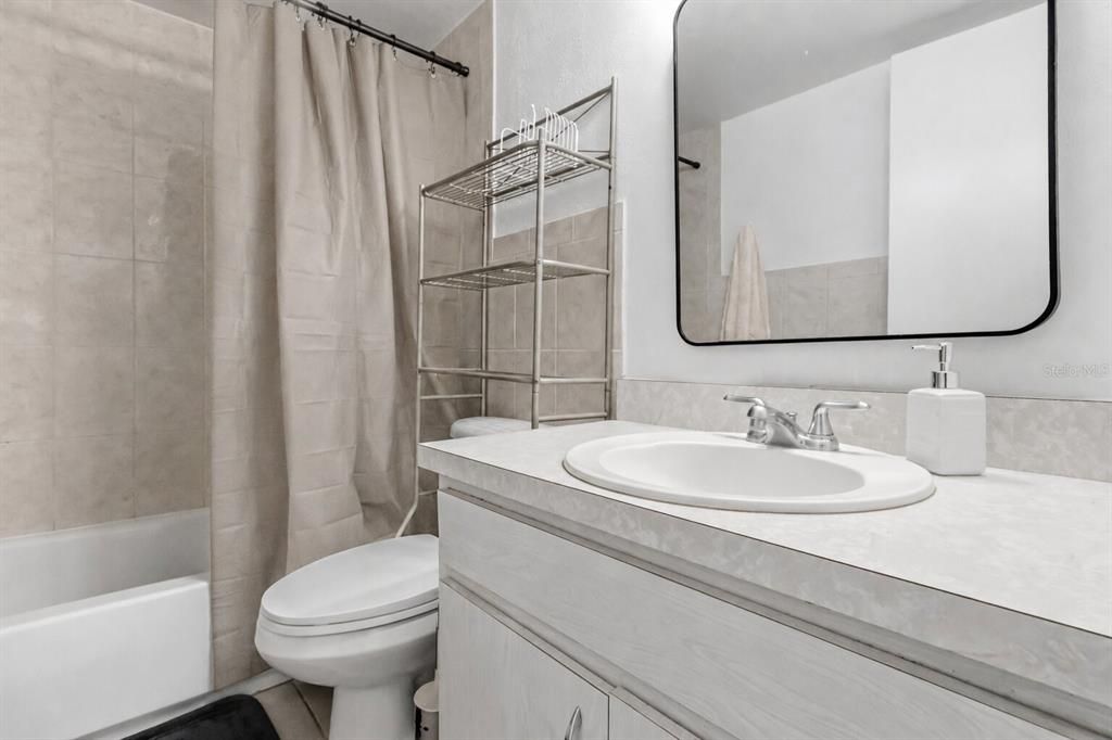For Sale: $145,000 (2 beds, 2 baths, 984 Square Feet)