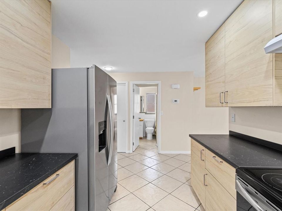 На продажу: $395,900 (2 спален, 2 ванн, 1064 Квадратных фут)