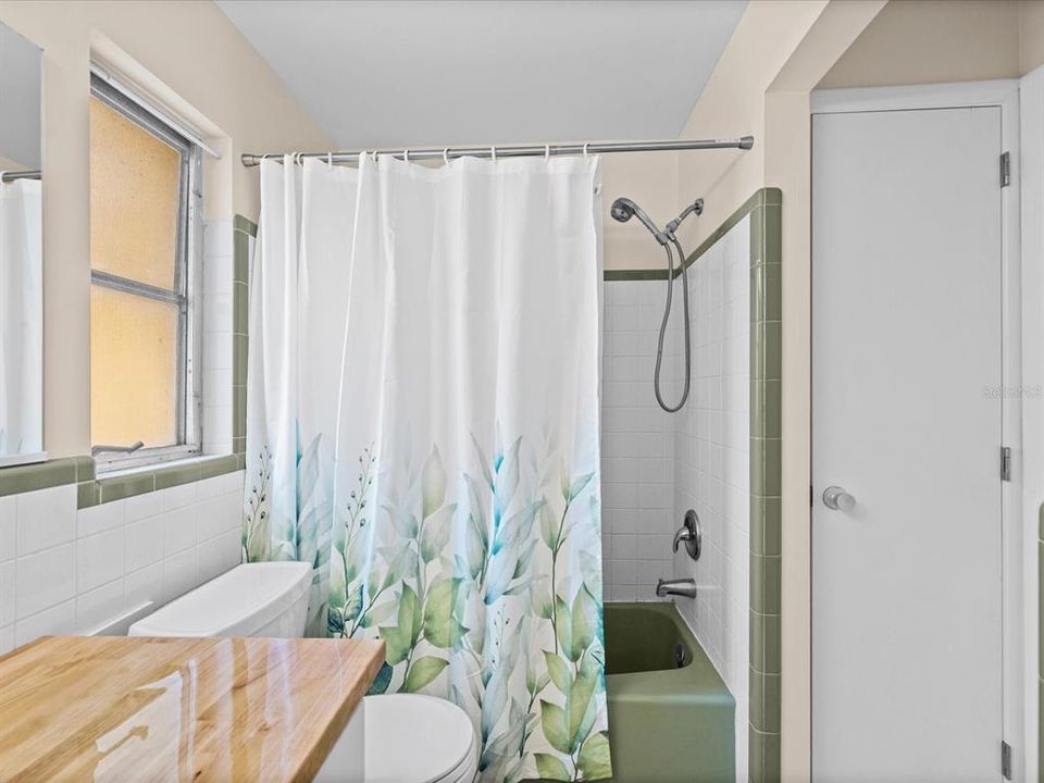 На продажу: $395,900 (2 спален, 2 ванн, 1064 Квадратных фут)
