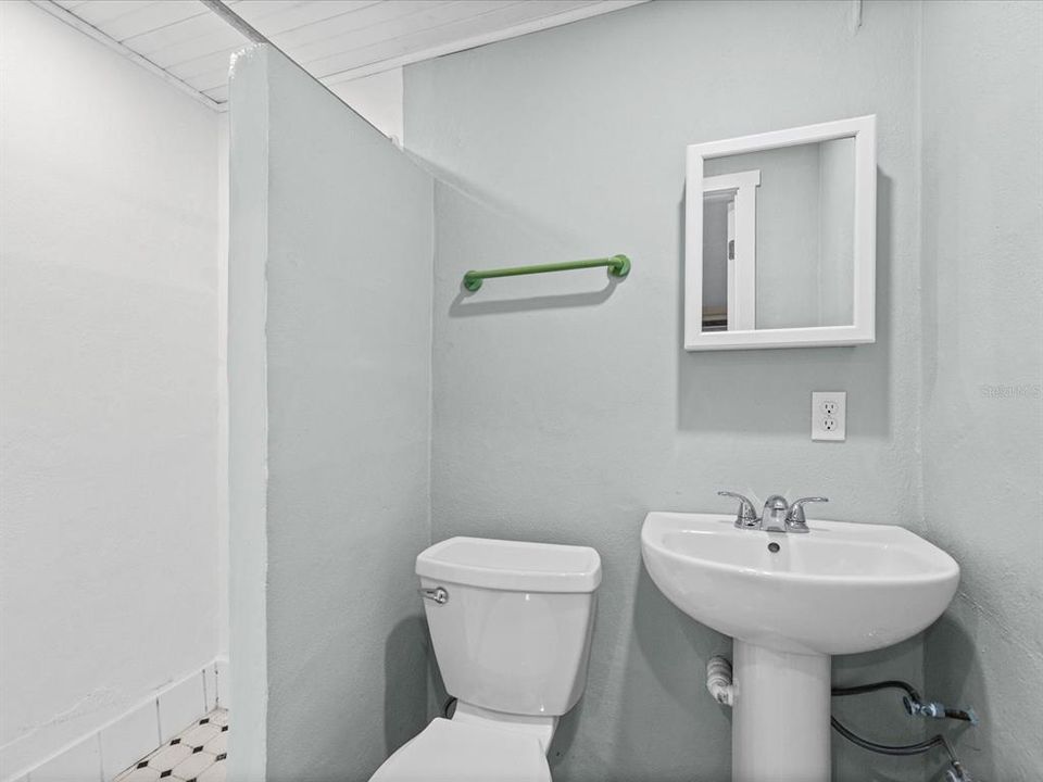 На продажу: $395,900 (2 спален, 2 ванн, 1064 Квадратных фут)
