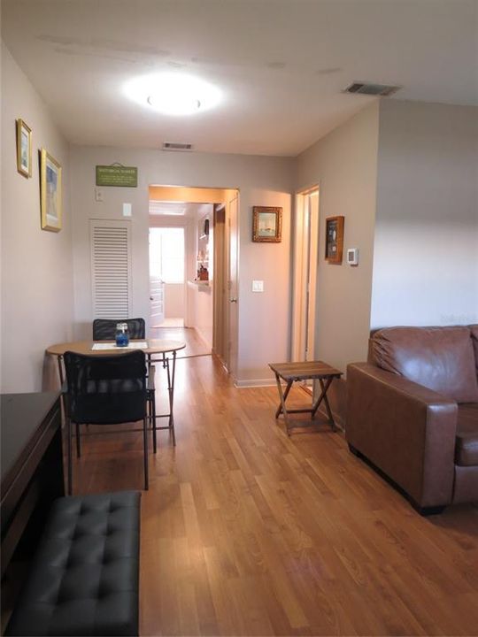 For Sale: $82,000 (1 beds, 1 baths, 520 Square Feet)