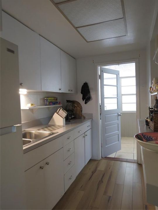 For Sale: $82,000 (1 beds, 1 baths, 520 Square Feet)