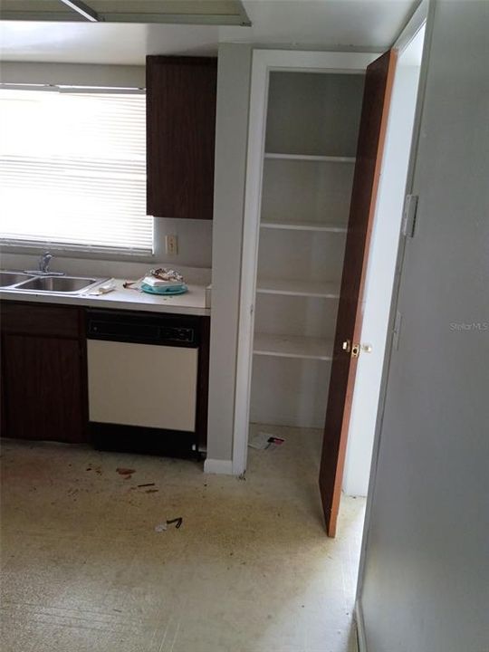 На продажу: $96,000 (2 спален, 2 ванн, 1042 Квадратных фут)