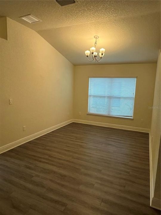 For Sale: $289,900 (4 beds, 2 baths, 1825 Square Feet)