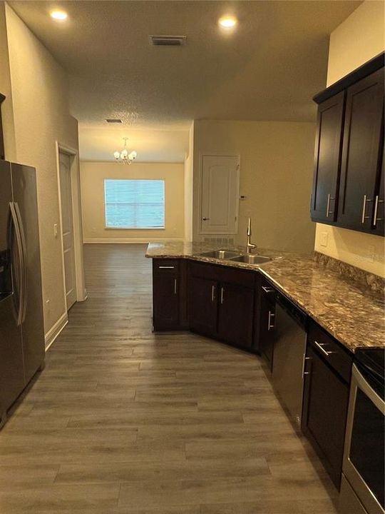 For Sale: $289,900 (4 beds, 2 baths, 1825 Square Feet)