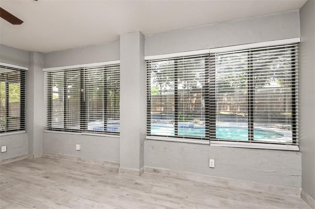 En Venta: $400,000 (4 camas, 2 baños, 1755 Pies cuadrados)