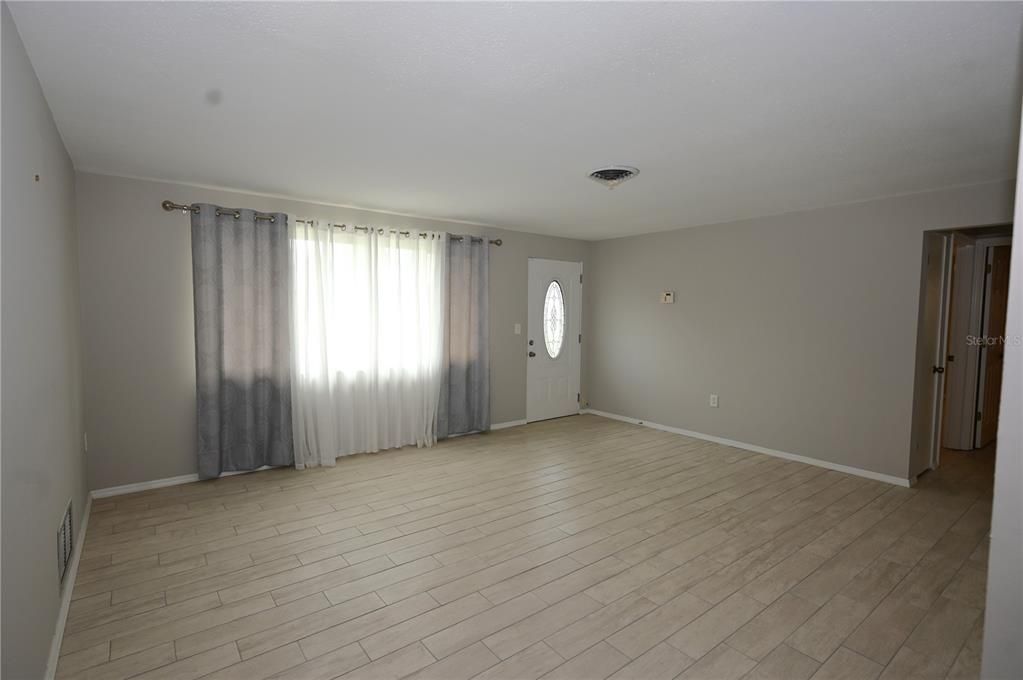 For Sale: $295,000 (3 beds, 2 baths, 1488 Square Feet)