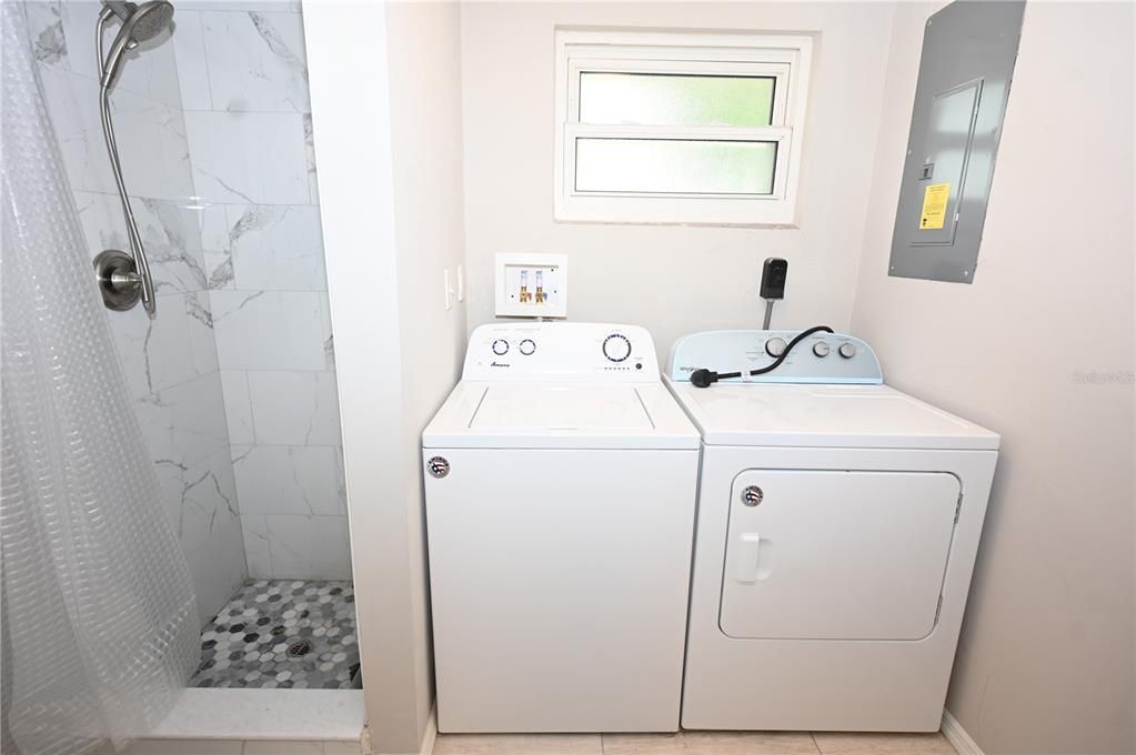 For Sale: $295,000 (3 beds, 2 baths, 1488 Square Feet)