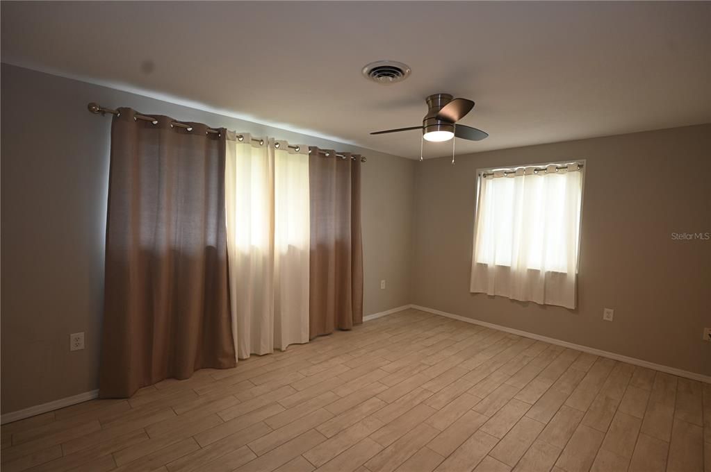 For Sale: $295,000 (3 beds, 2 baths, 1488 Square Feet)
