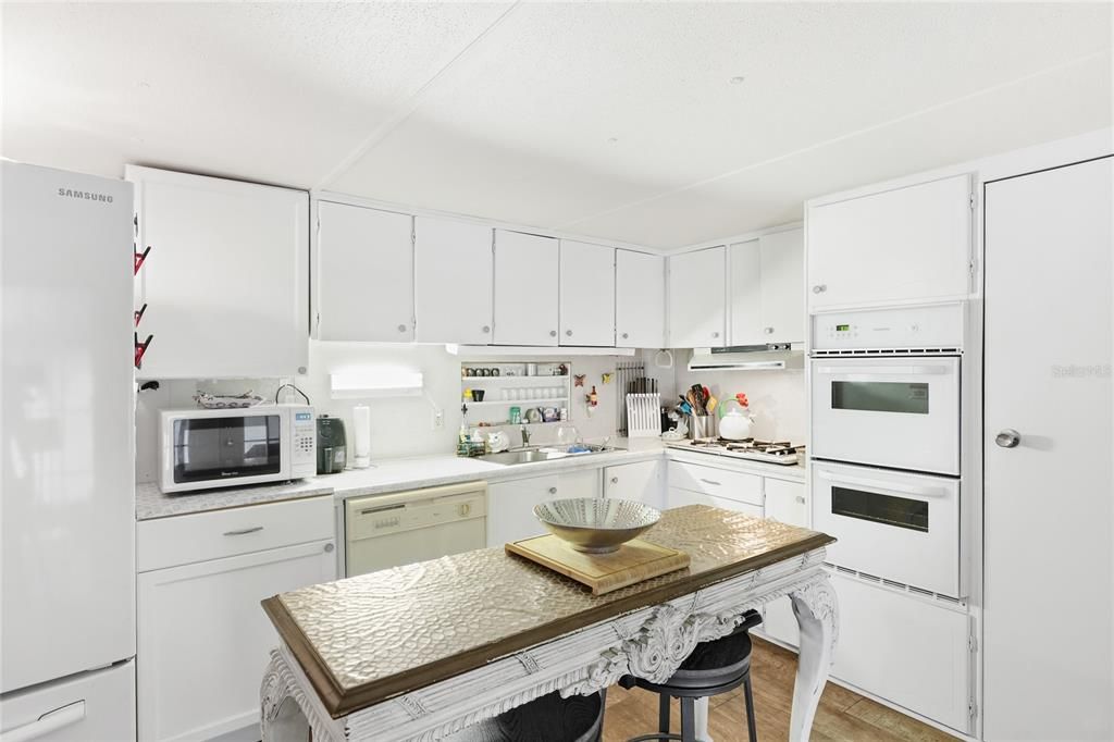 For Sale: $125,000 (3 beds, 2 baths, 1450 Square Feet)