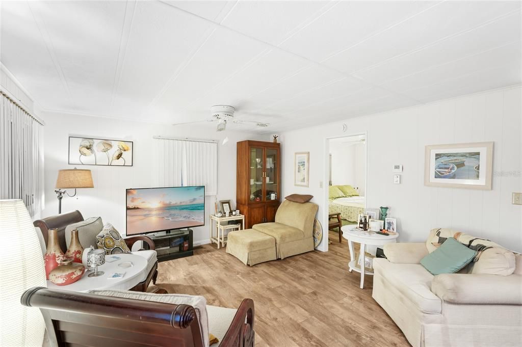 For Sale: $125,000 (3 beds, 2 baths, 1450 Square Feet)