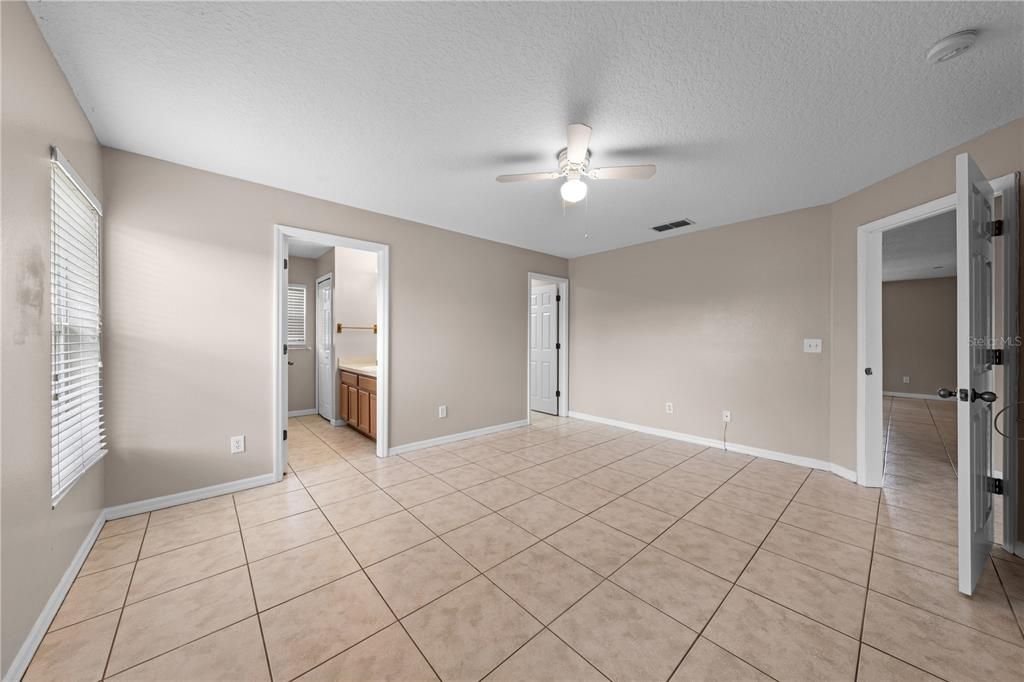 En Venta: $343,000 (3 camas, 2 baños, 1601 Pies cuadrados)