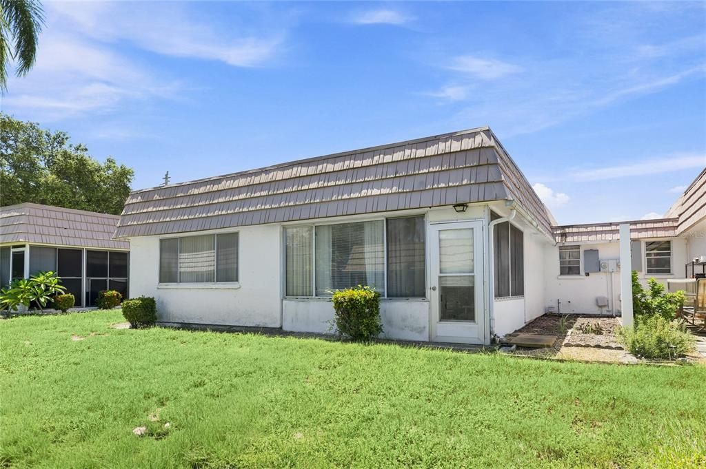 For Sale: $225,000 (2 beds, 2 baths, 1312 Square Feet)