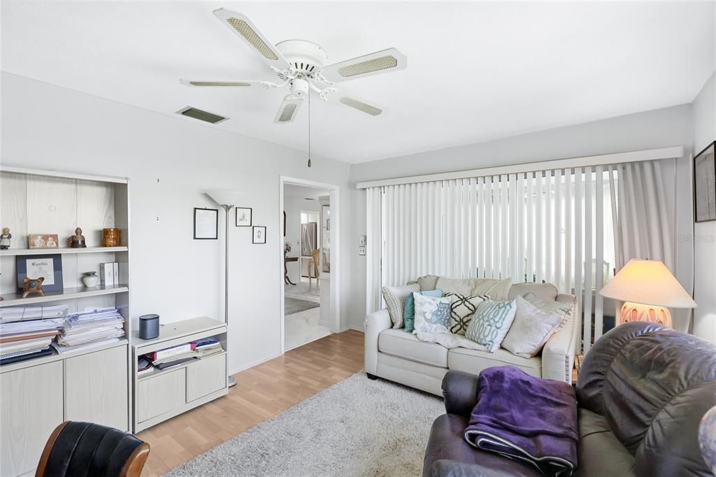 For Sale: $225,000 (2 beds, 2 baths, 1312 Square Feet)