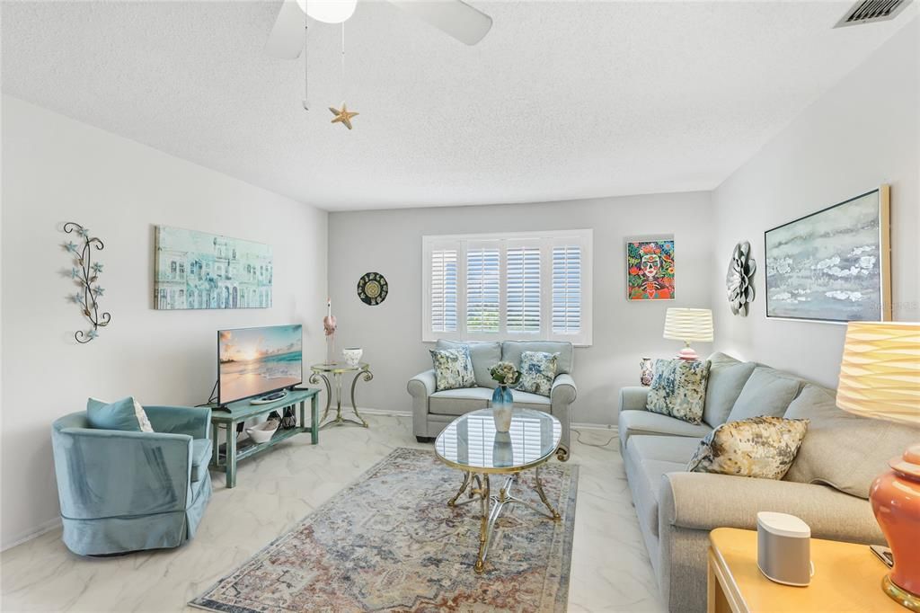 For Sale: $225,000 (2 beds, 2 baths, 1312 Square Feet)