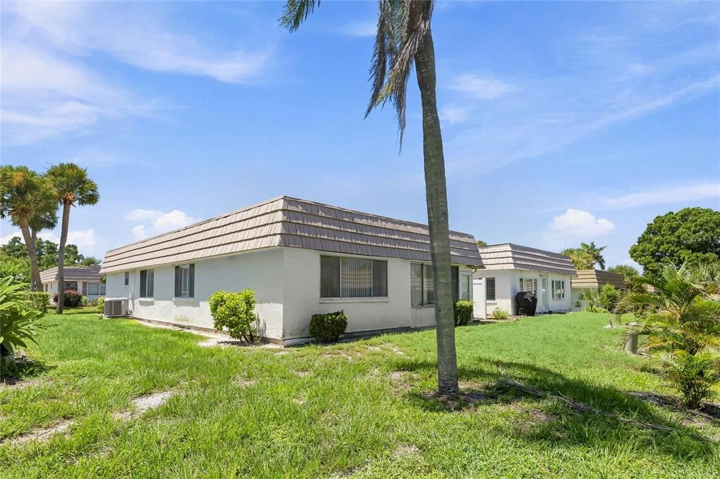 For Sale: $225,000 (2 beds, 2 baths, 1312 Square Feet)