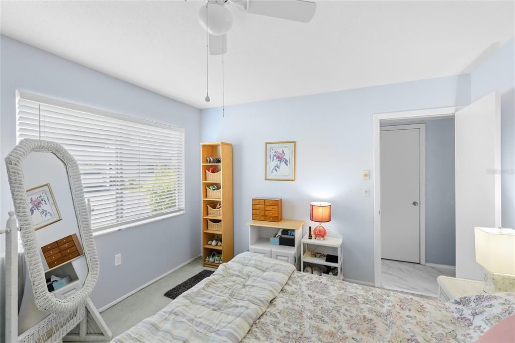 For Sale: $225,000 (2 beds, 2 baths, 1312 Square Feet)
